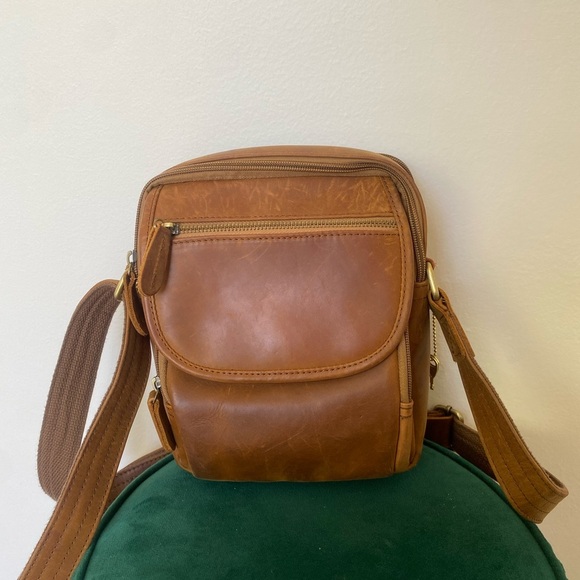 DISTRESSED UNISEX LEATHER CROSSBODY BAG BY ROMA LEATHERS - Picture 7 of 8